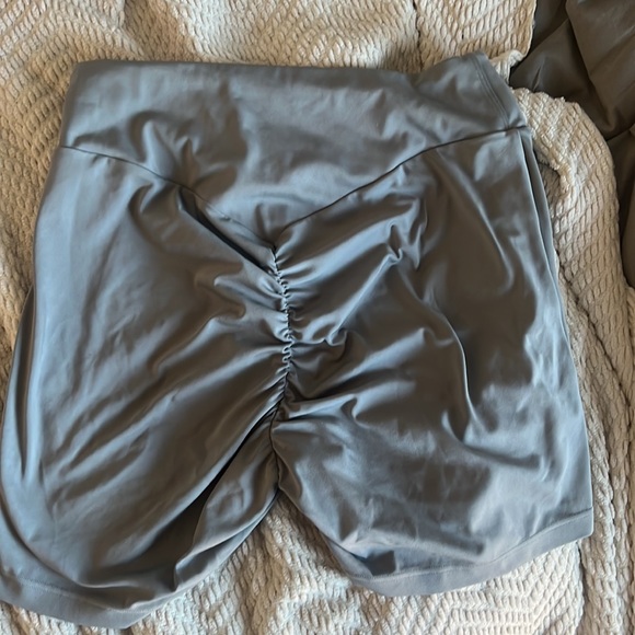 Gymshark GS power shorts, gray, US XL - Picture 2 of 2